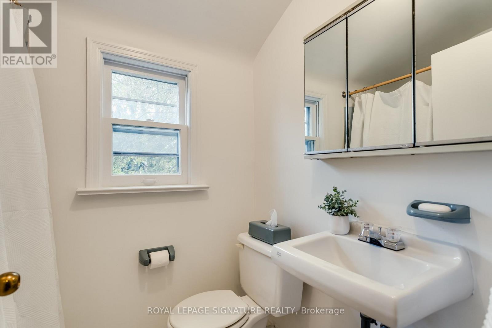 20 Silverton Avenue, Toronto, ON photo 26