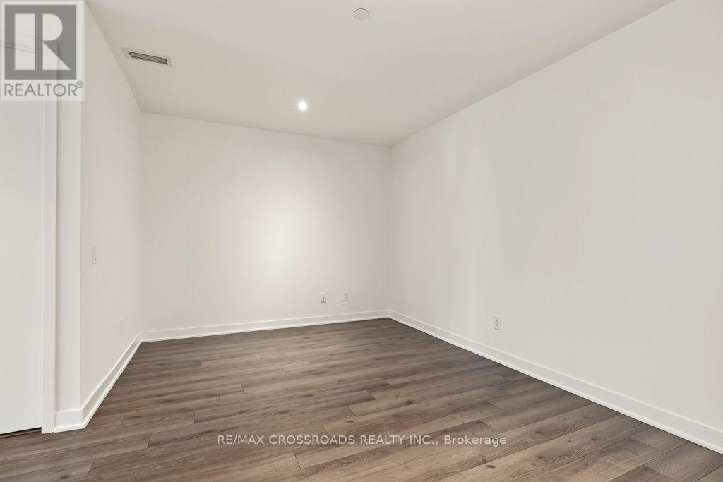 Th05- 58 Queens Wharf Road, Toronto, ON photo 23