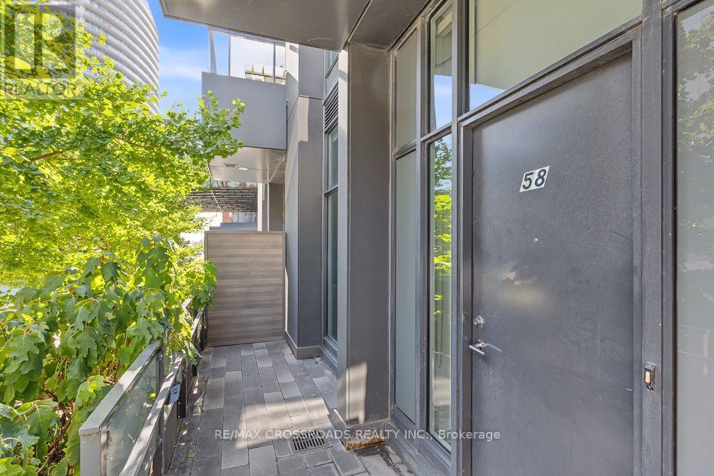 TH05 - 58 QUEENS WHARF ROAD, Toronto (Waterfront Communities) — photo 3