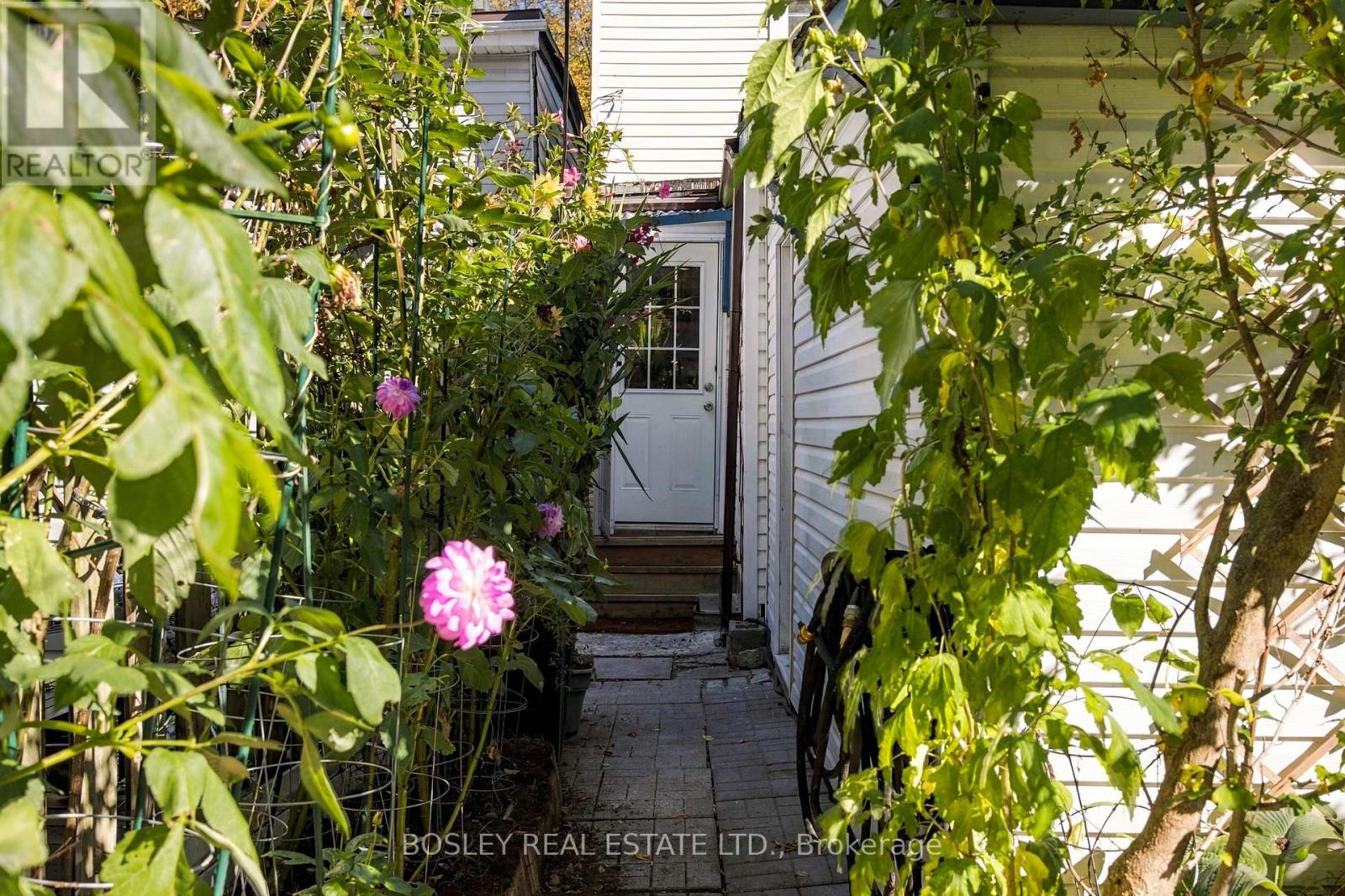 114 Rhodes Avenue, Toronto, ON photo 36