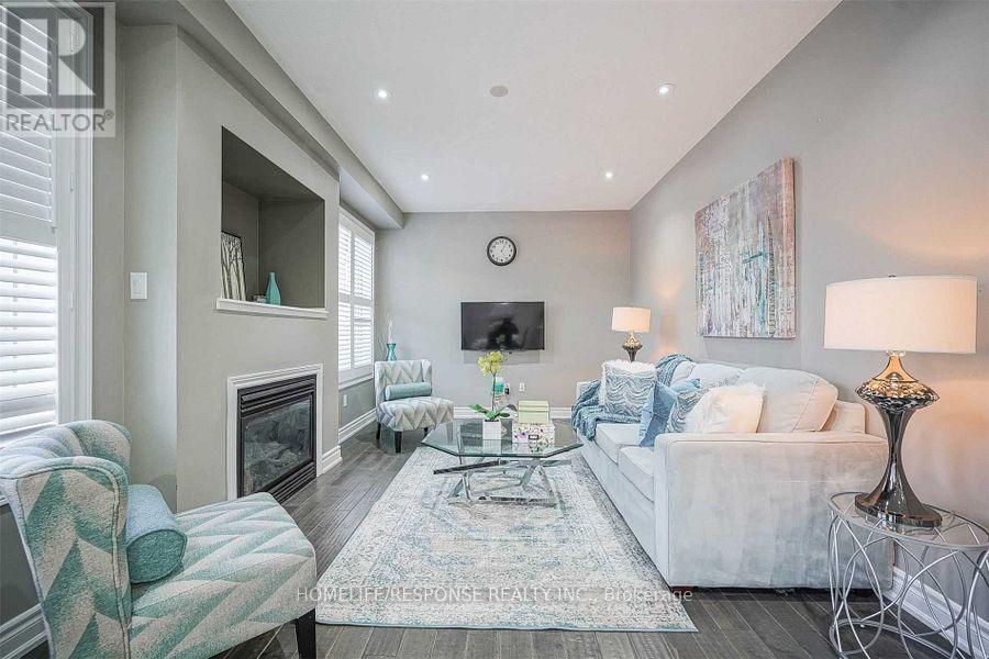372 MANTLE Avenue, Whitchurch-Stouffville, ON photo 3
