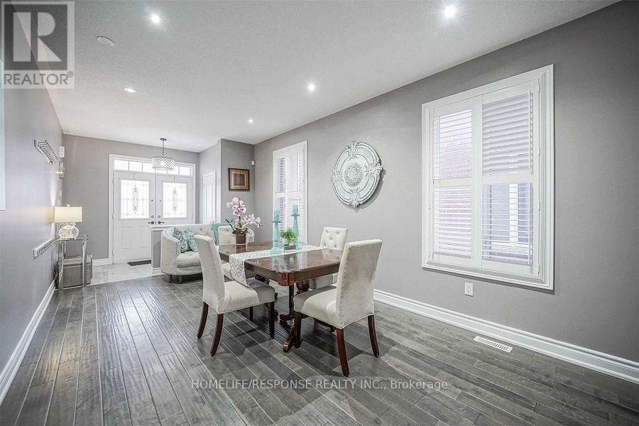 372 MANTLE Avenue, Whitchurch-Stouffville, ON photo 5