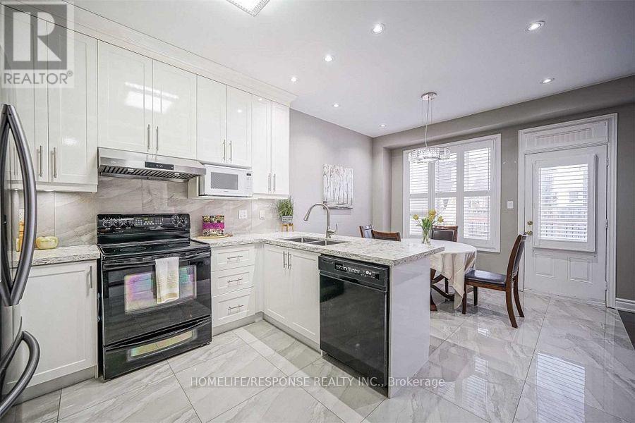 372 MANTLE Avenue, Whitchurch-Stouffville, ON photo 8