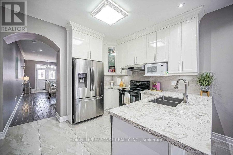 372 MANTLE Avenue, Whitchurch-Stouffville, ON photo 9