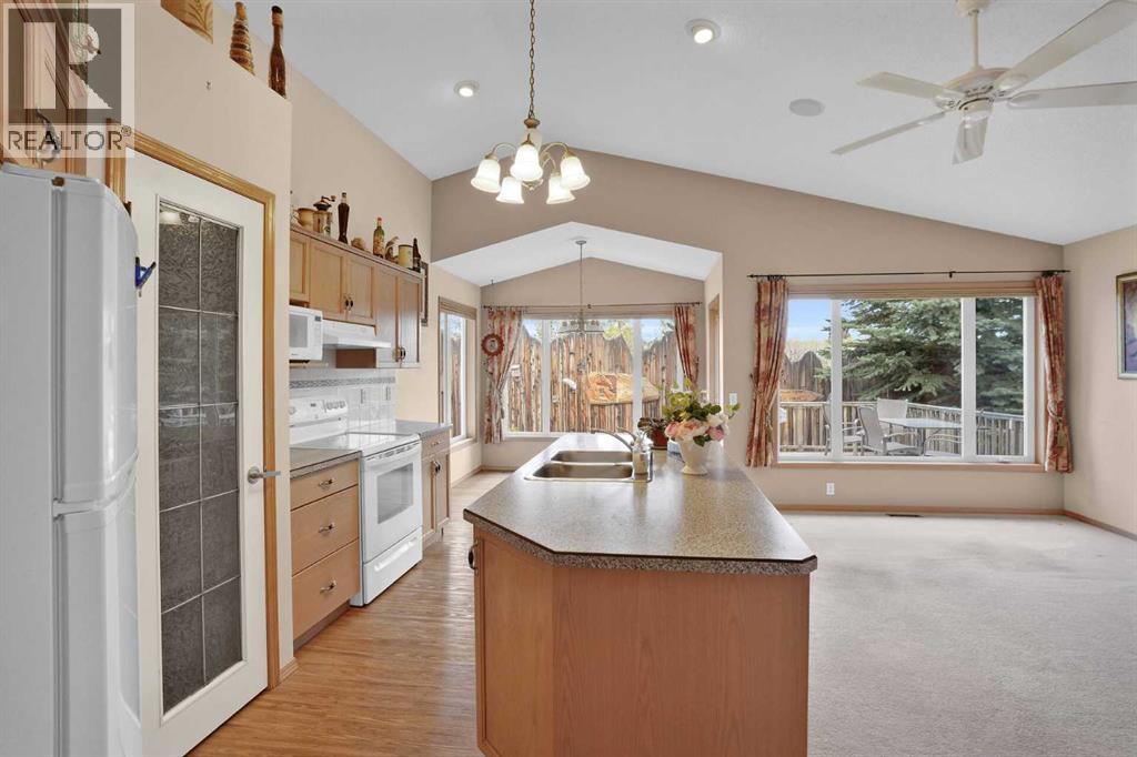 164 Sunterra Heights, photo 11 of 45