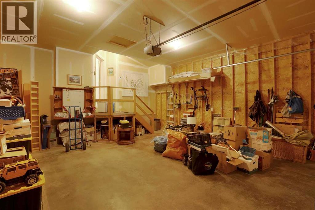 164 Sunterra Heights, photo 35 of 45