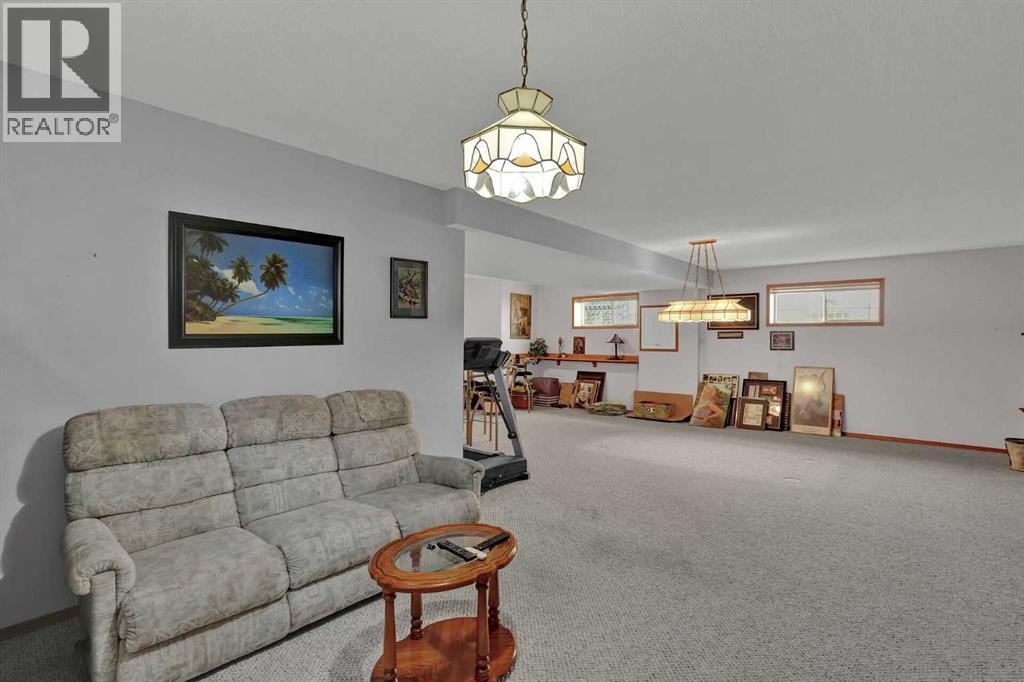 164 Sunterra Heights, photo 39 of 45