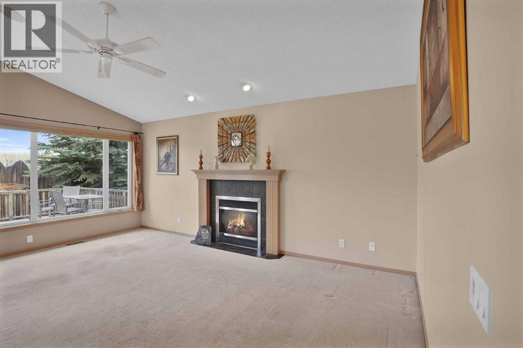 164 Sunterra Heights, photo 10 of 45