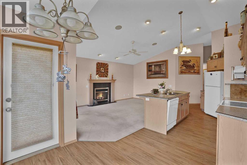164 Sunterra Heights, photo 14 of 45