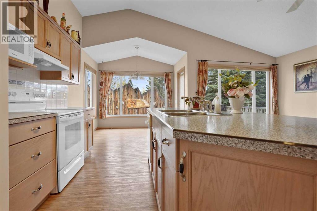 164 Sunterra Heights, photo 16 of 45