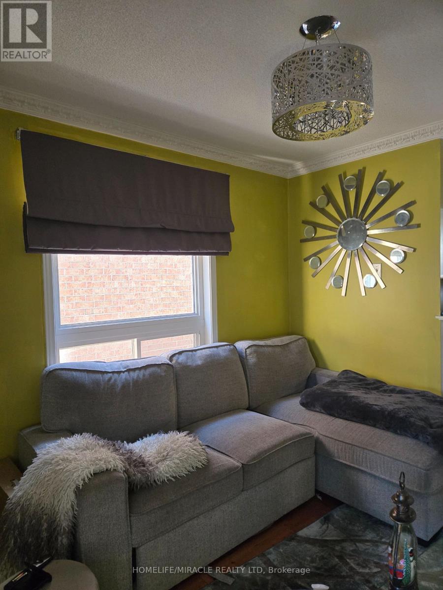 73 Styles Crescent, Ajax, ON photo 5