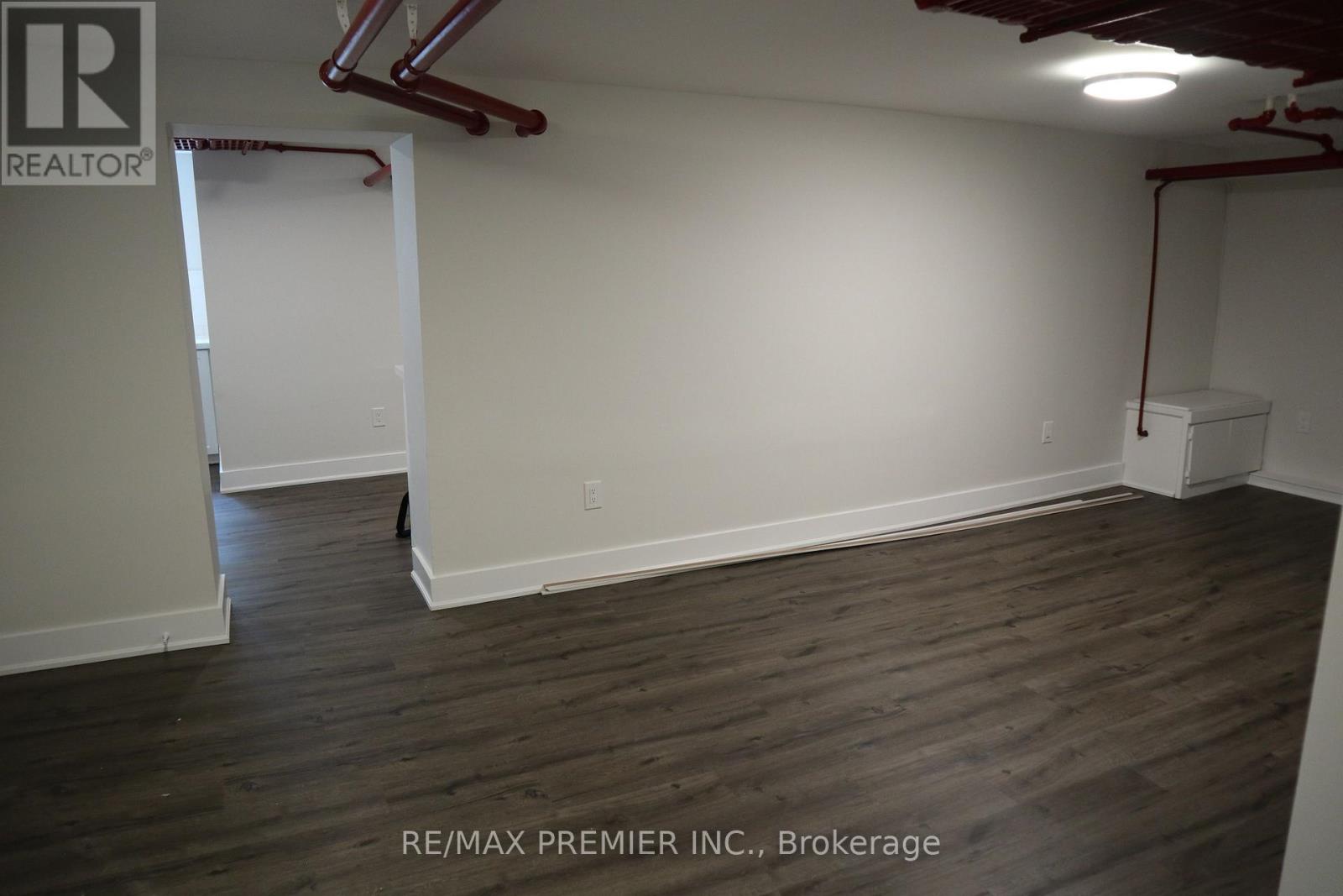 79 Wellington Street, Barrie photo 22
