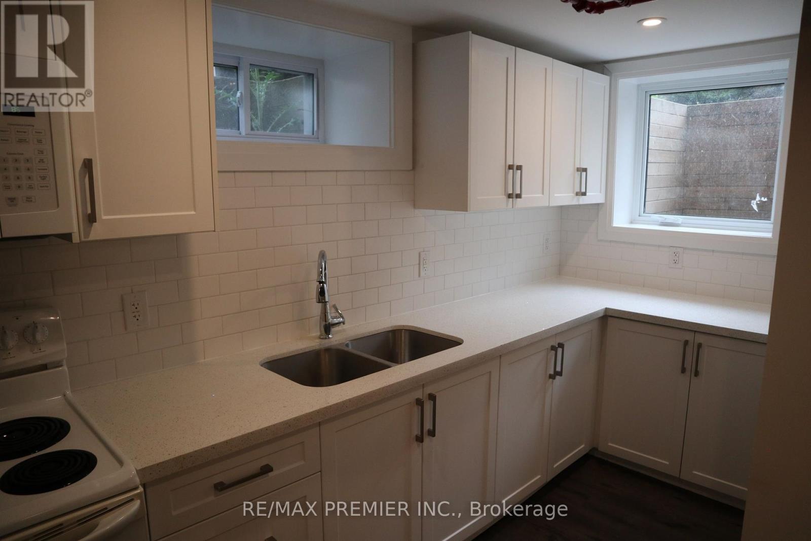79 Wellington Street, Barrie photo 13