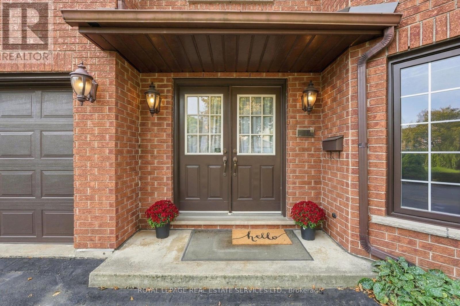 163 Bluebell Crescent, Hamilton, ON photo 2