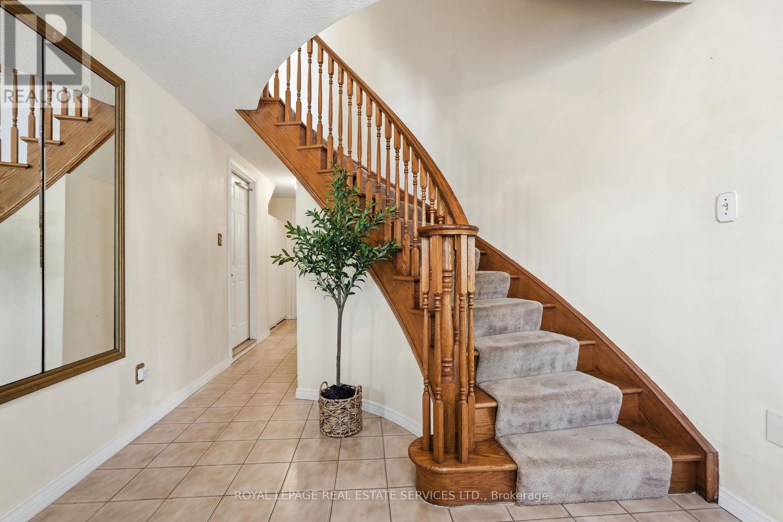 163 Bluebell Crescent, Hamilton, ON photo 3