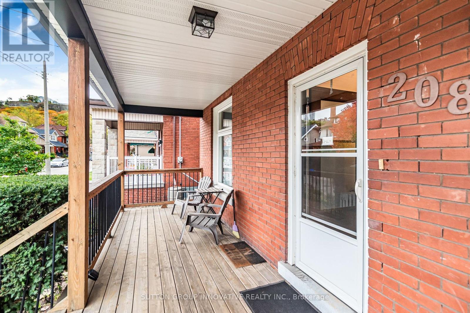 208 Holton Avenue South, Hamilton, ON photo 4