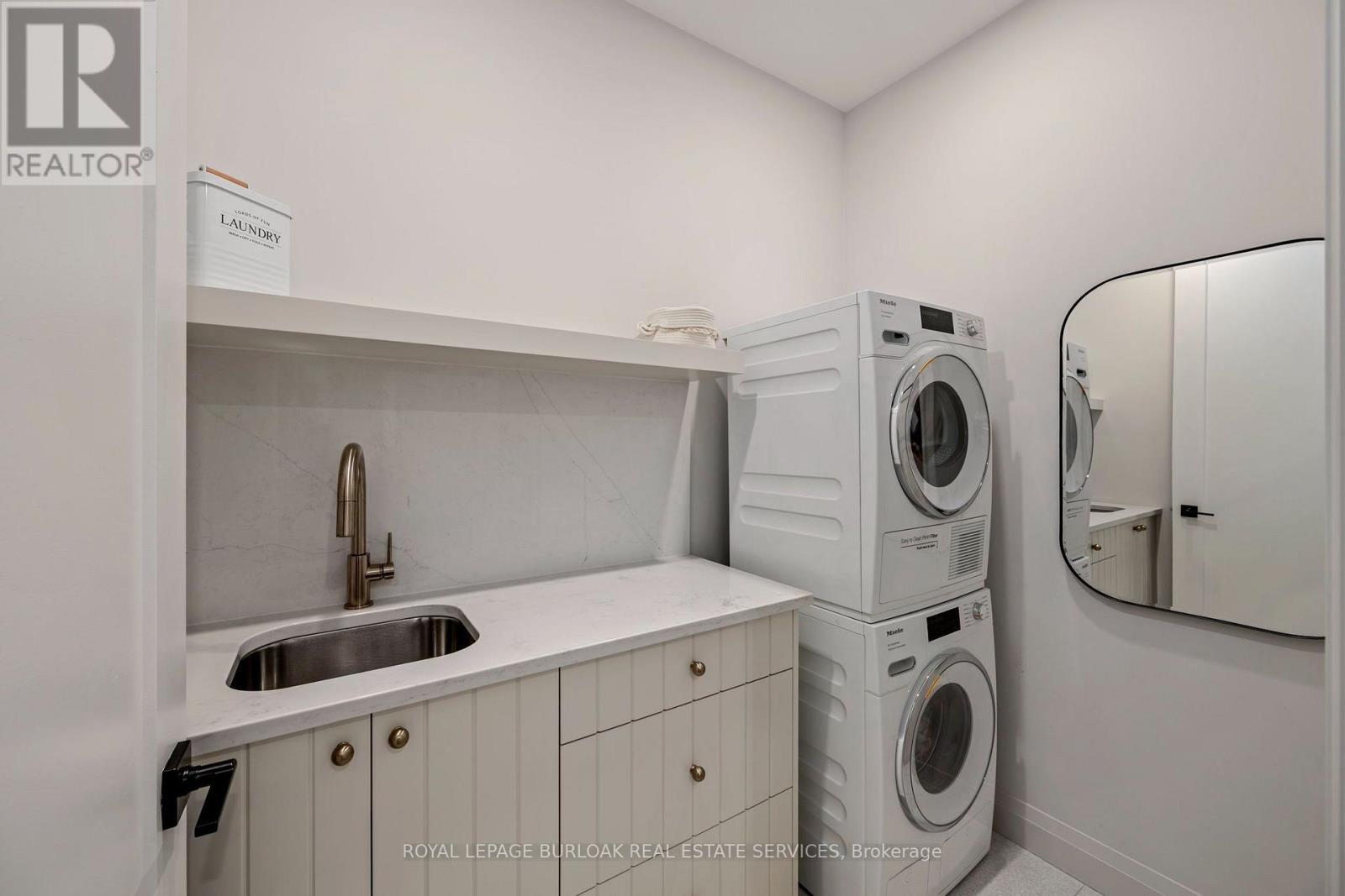 239 Foxborough Place, Thames Centre, ON photo 32