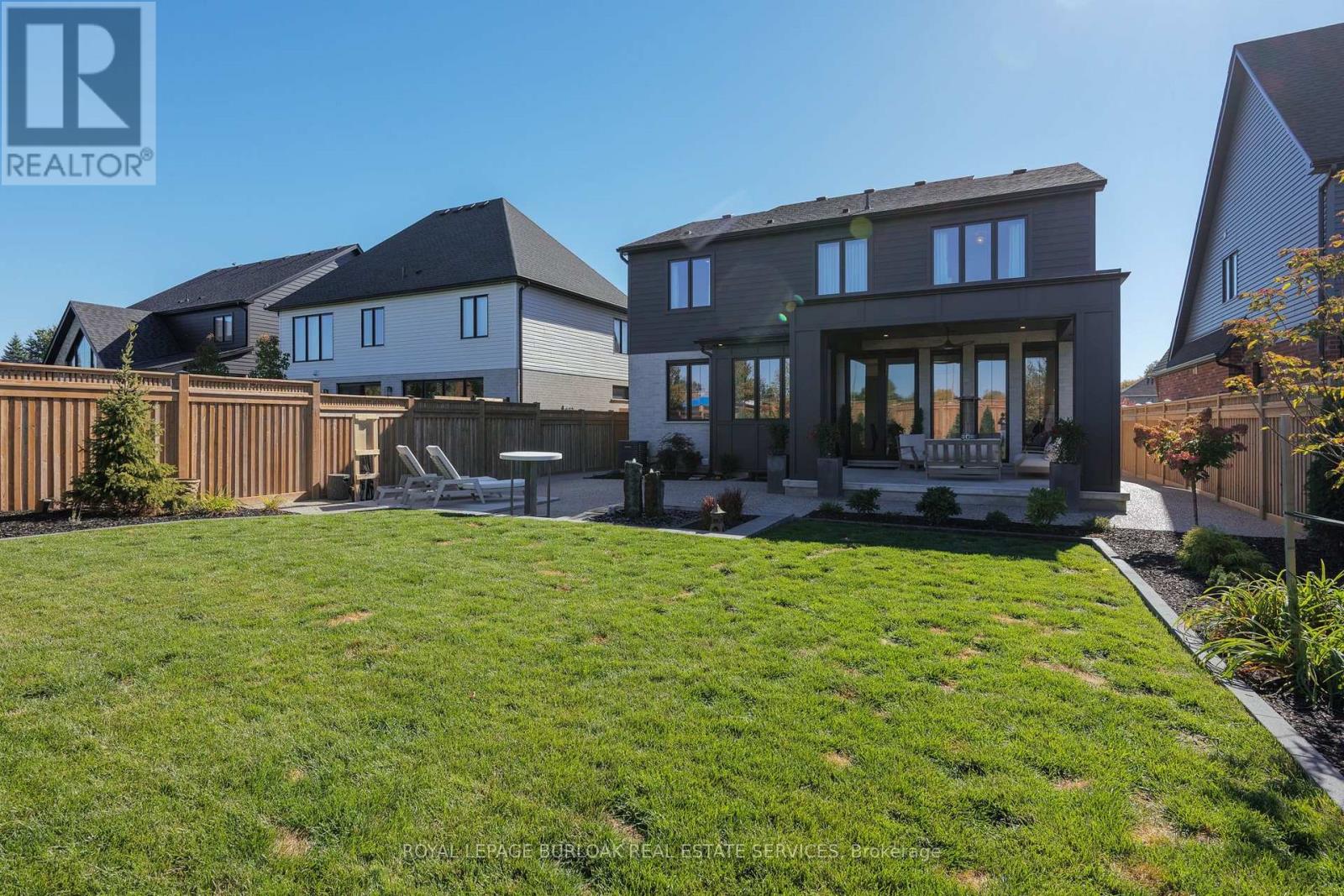 239 Foxborough Place, Thames Centre, ON photo 46