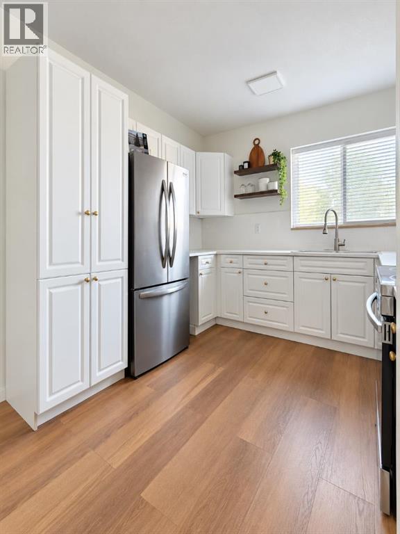 10, 707 Westmount Drive, photo 10 of 22
