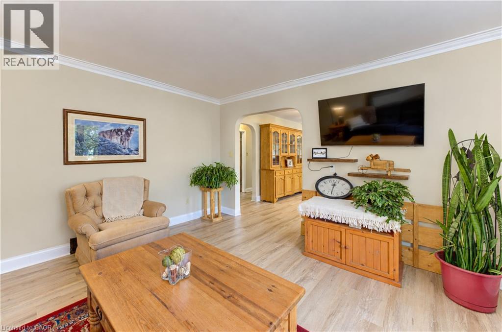 1026 DOERING Street, Wellesley — photo 11