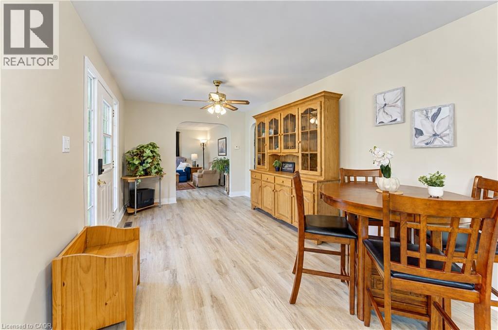 1026 DOERING Street, Wellesley — photo 10