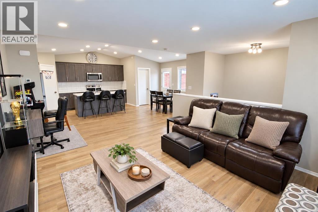 Listing photo – 121 Golden Crescent, Red Deer