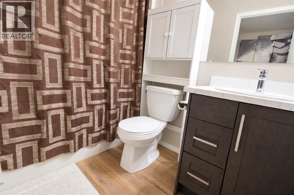 Listing photo – 121 Golden Crescent, Red Deer