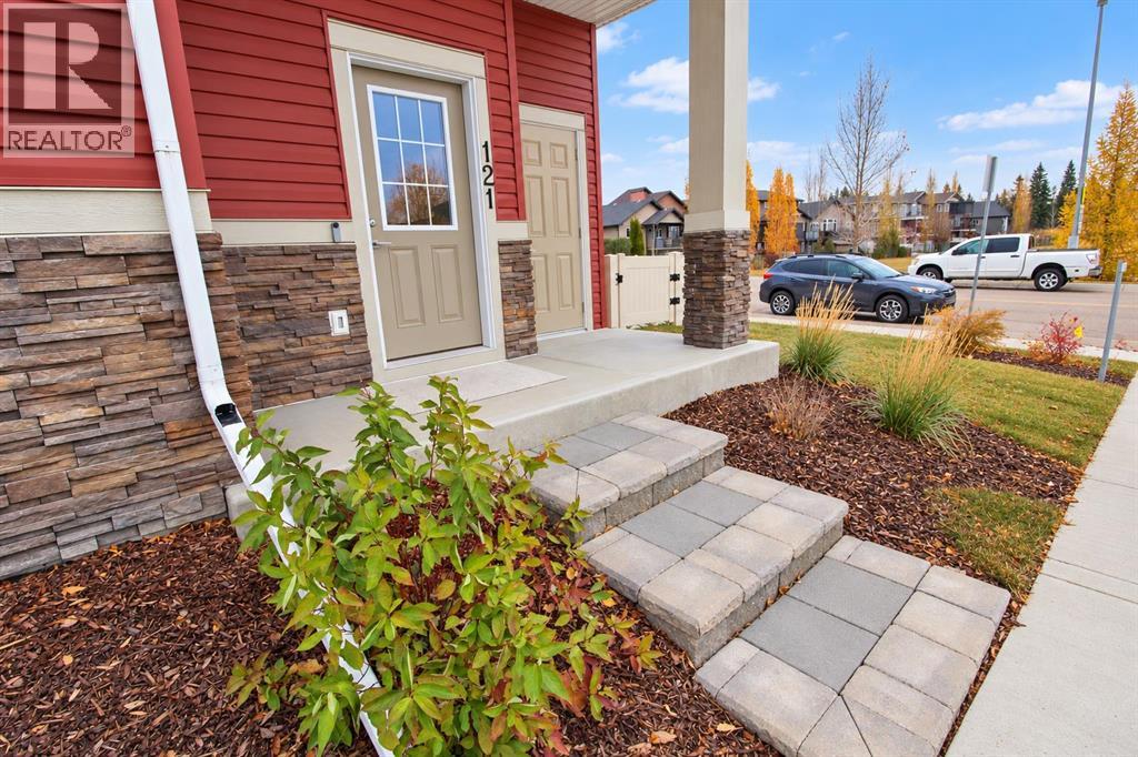 Listing photo – 121 Golden Crescent, Red Deer
