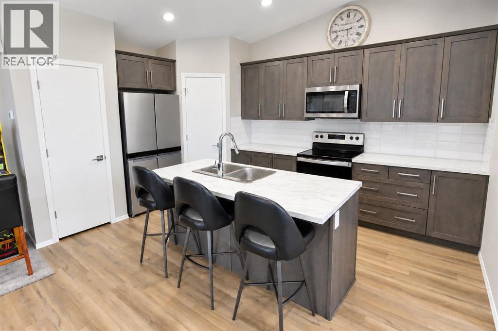 Listing photo – 121 Golden Crescent, Red Deer