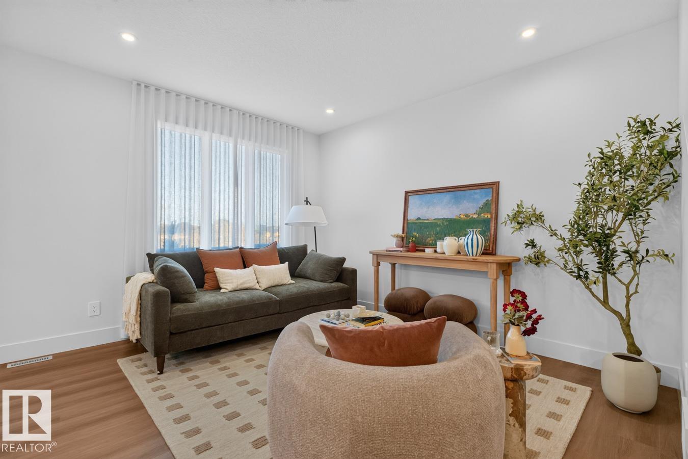 192 CATRIA PT, photo 16 of 49