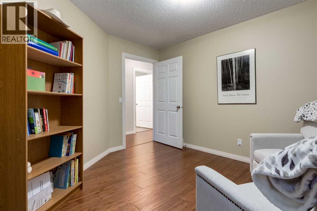4 ARBOUR CLIFF Court NW, Calgary — photo 24