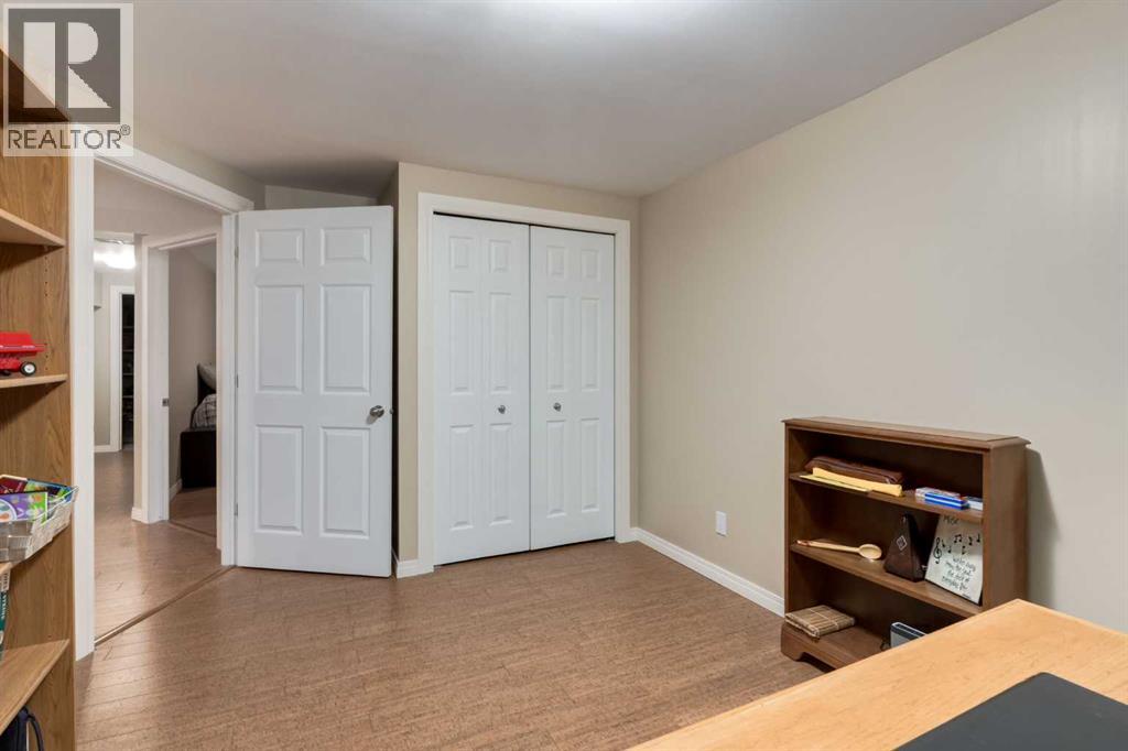 4 ARBOUR CLIFF Court NW, Calgary — photo 33