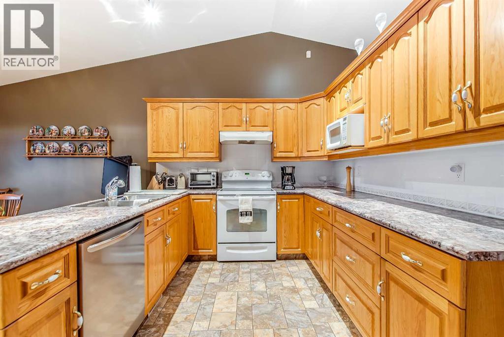 15 Parish Way NE, Medicine Hat — photo 11