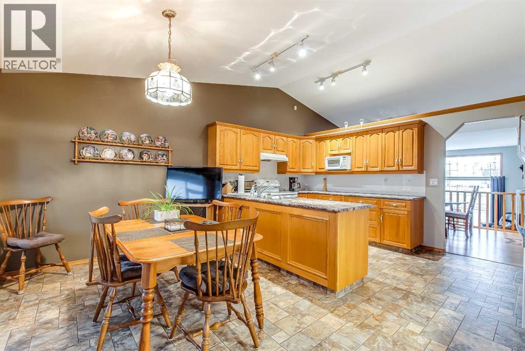 15 Parish Way NE, Medicine Hat — photo 13
