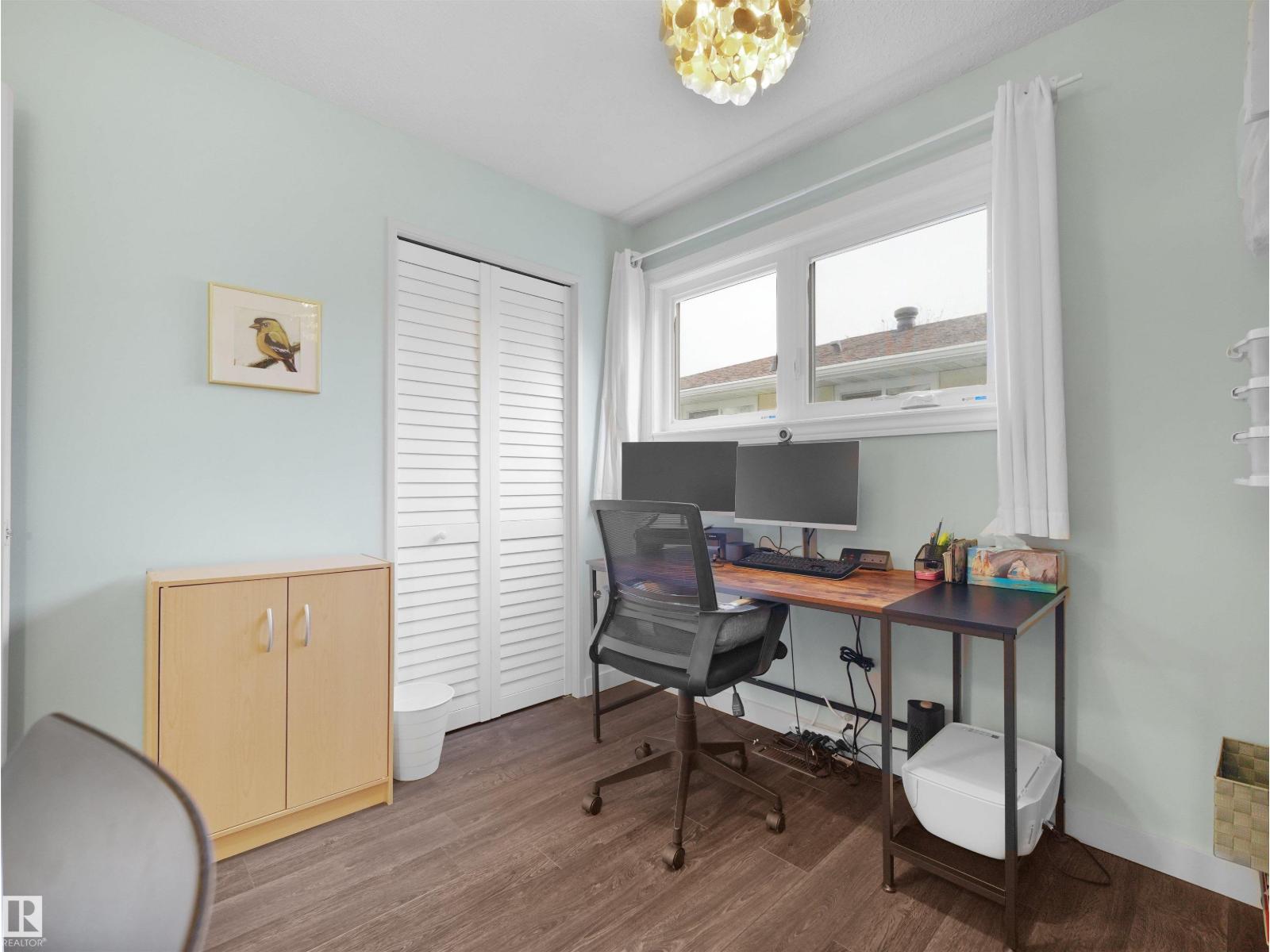 10439 37 AV NW, photo 17 of 34
