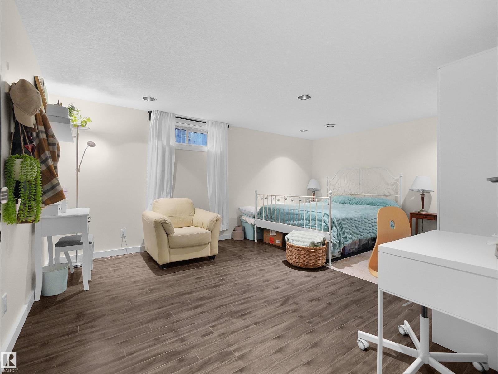 10439 37 AV NW, photo 26 of 34
