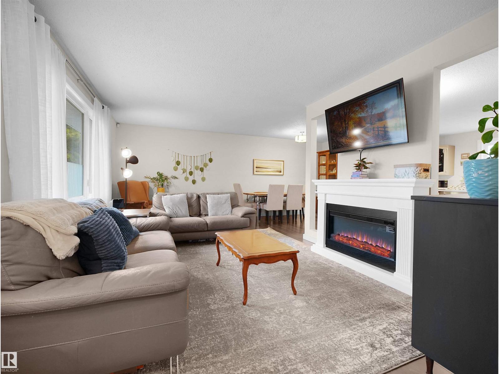 10439 37 AV NW, photo 5 of 34