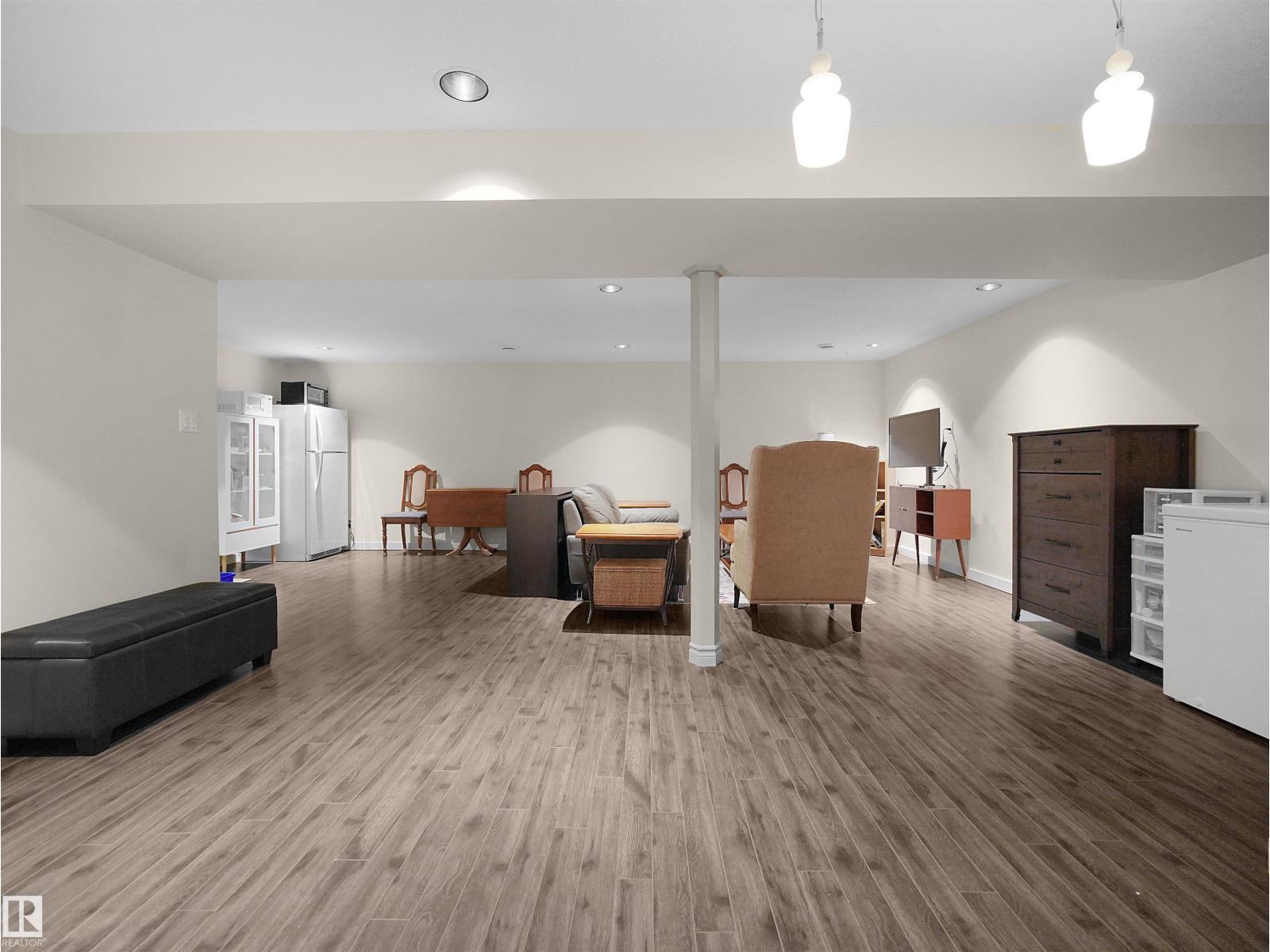 10439 37 AV NW, photo 24 of 34