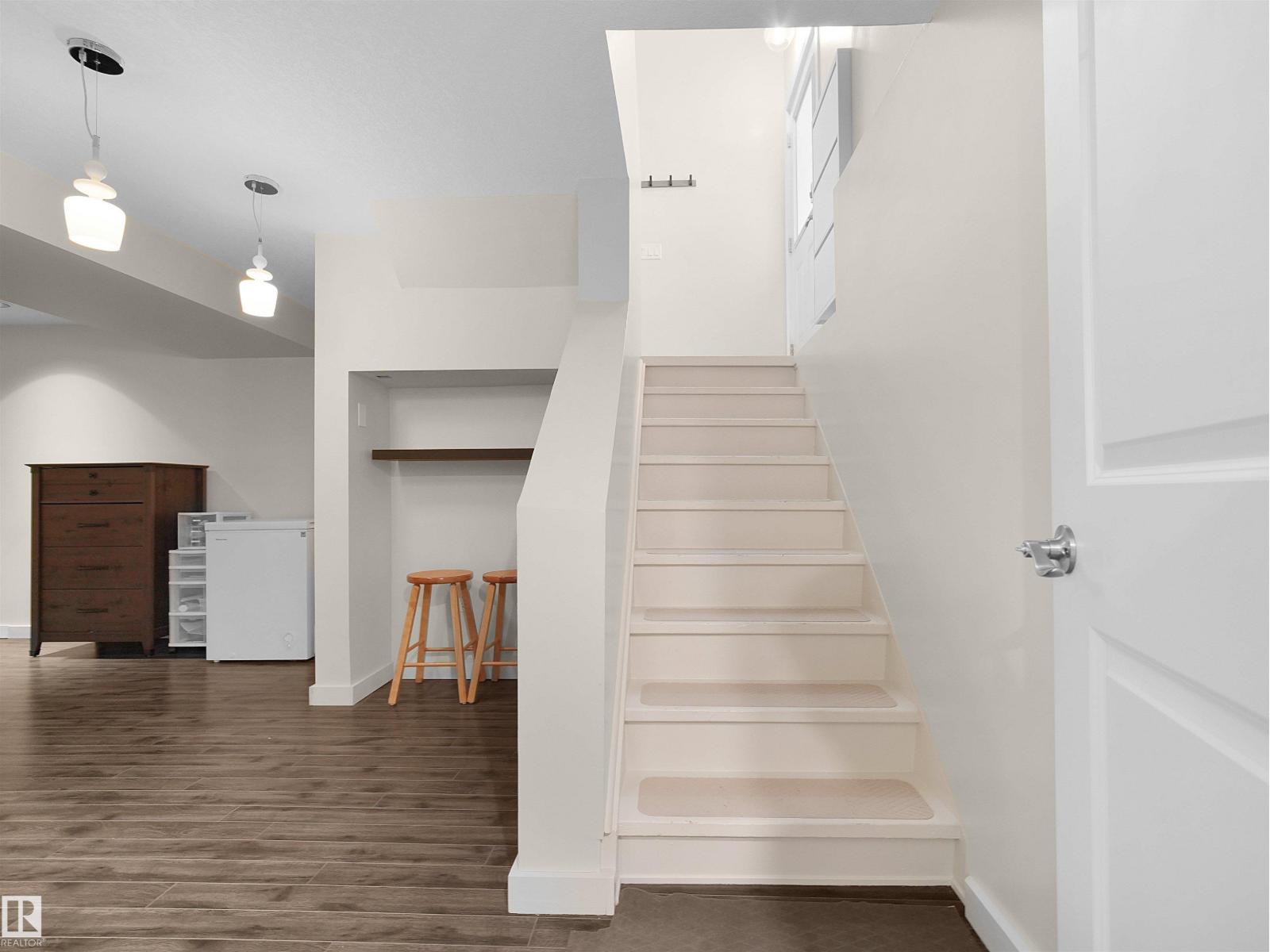 10439 37 AV NW, photo 21 of 34
