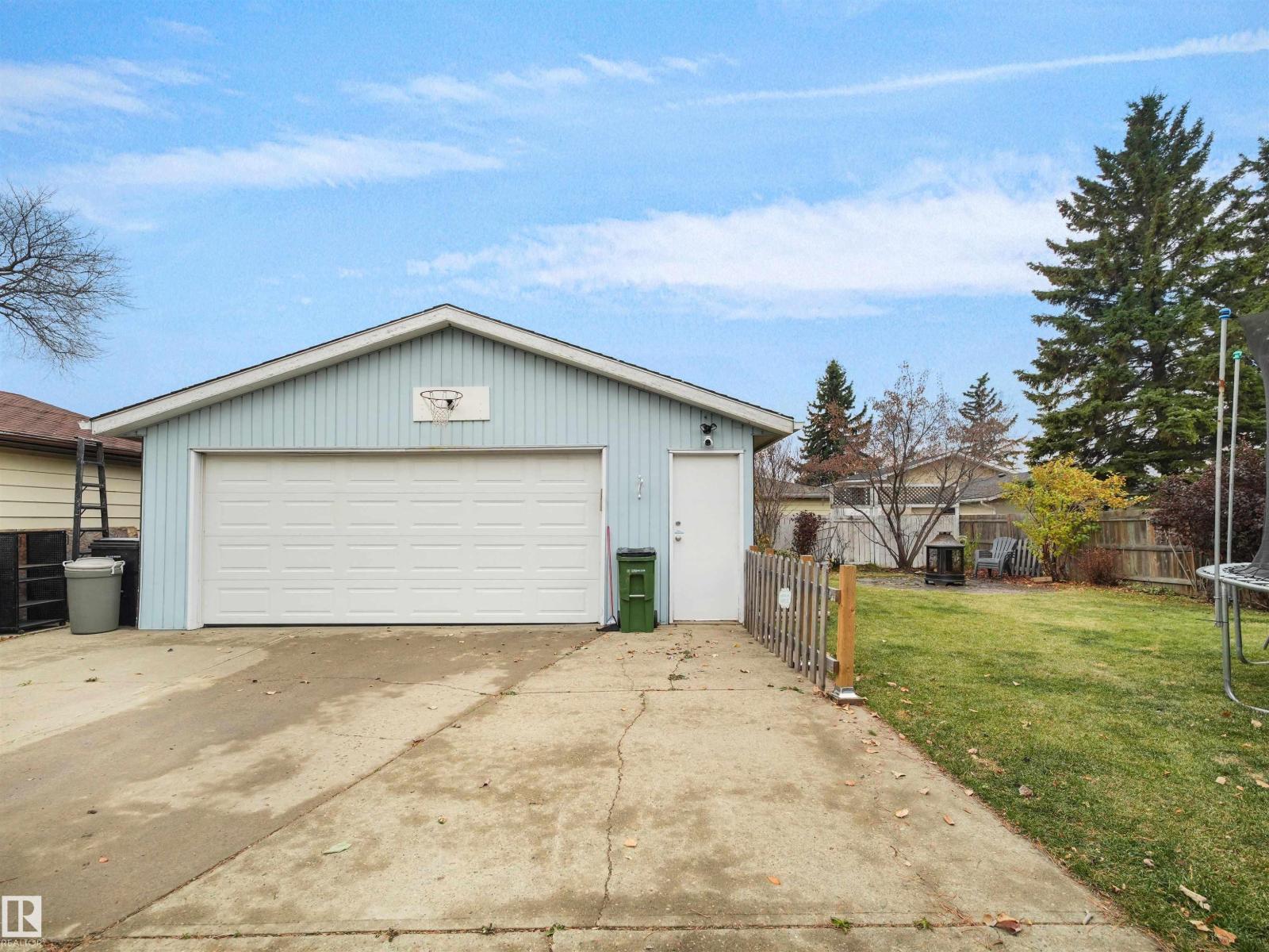 10439 37 AV NW, photo 29 of 34