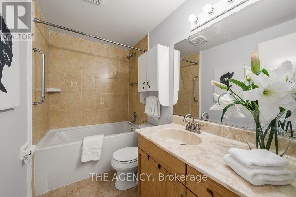 32- 1 Wootten Way South, Markham, ON photo 16