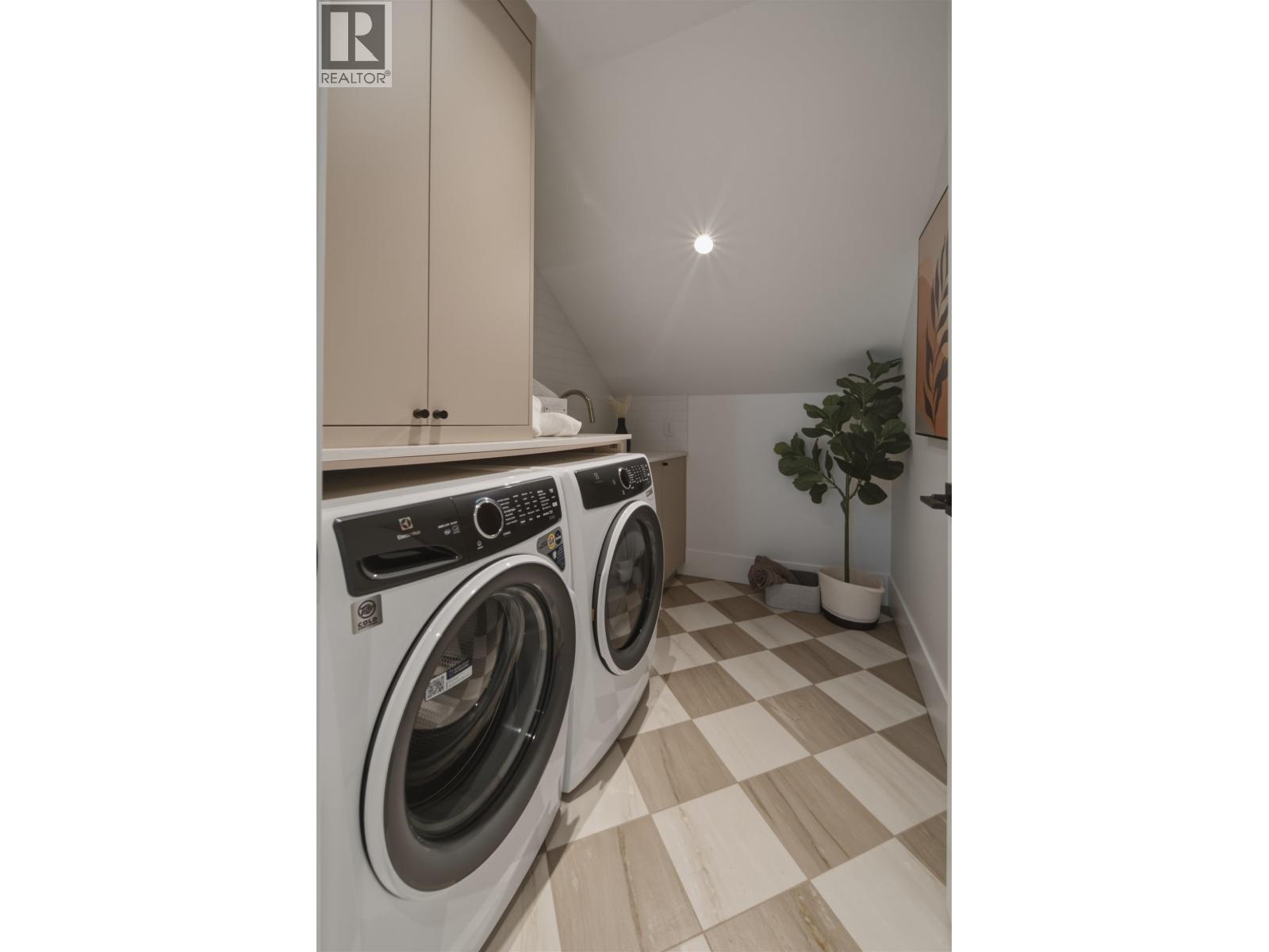 1 266 E 38 Avenue, Vancouver — photo 17