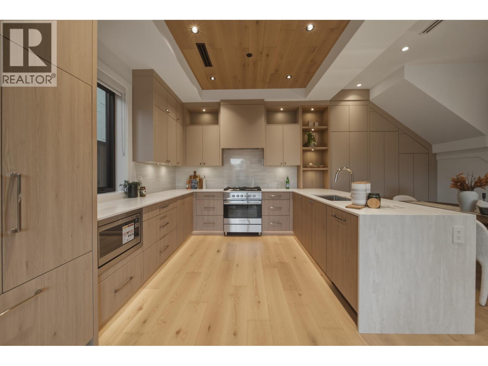 1 266 E 38 Avenue, Vancouver — photo 9