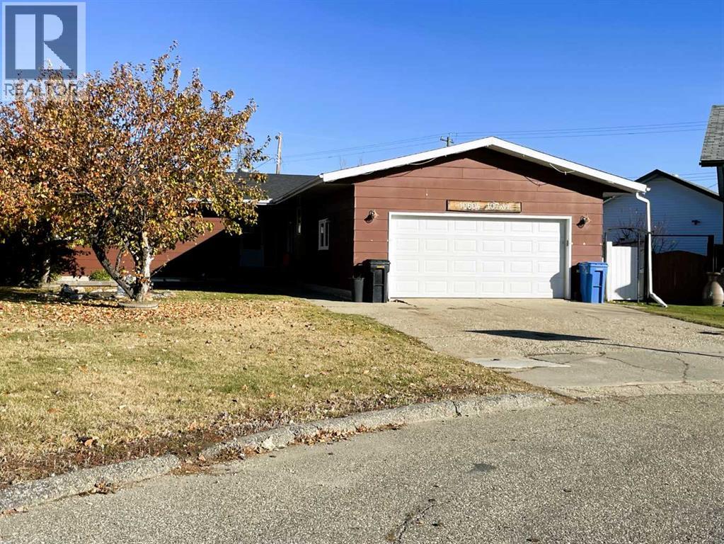 10604 107 Avenue, Fairview — photo 32