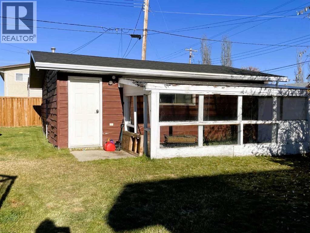 10604 107 Avenue, Fairview — photo 36
