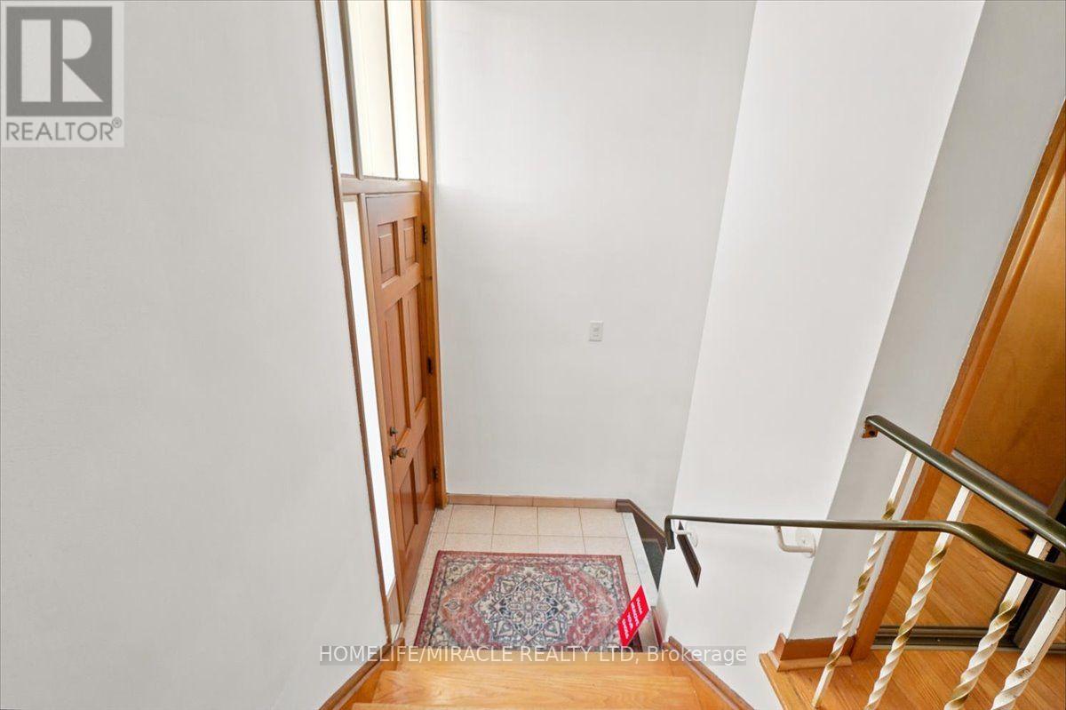 3753 Crabtree Crescent, Mississauga, ON photo 6