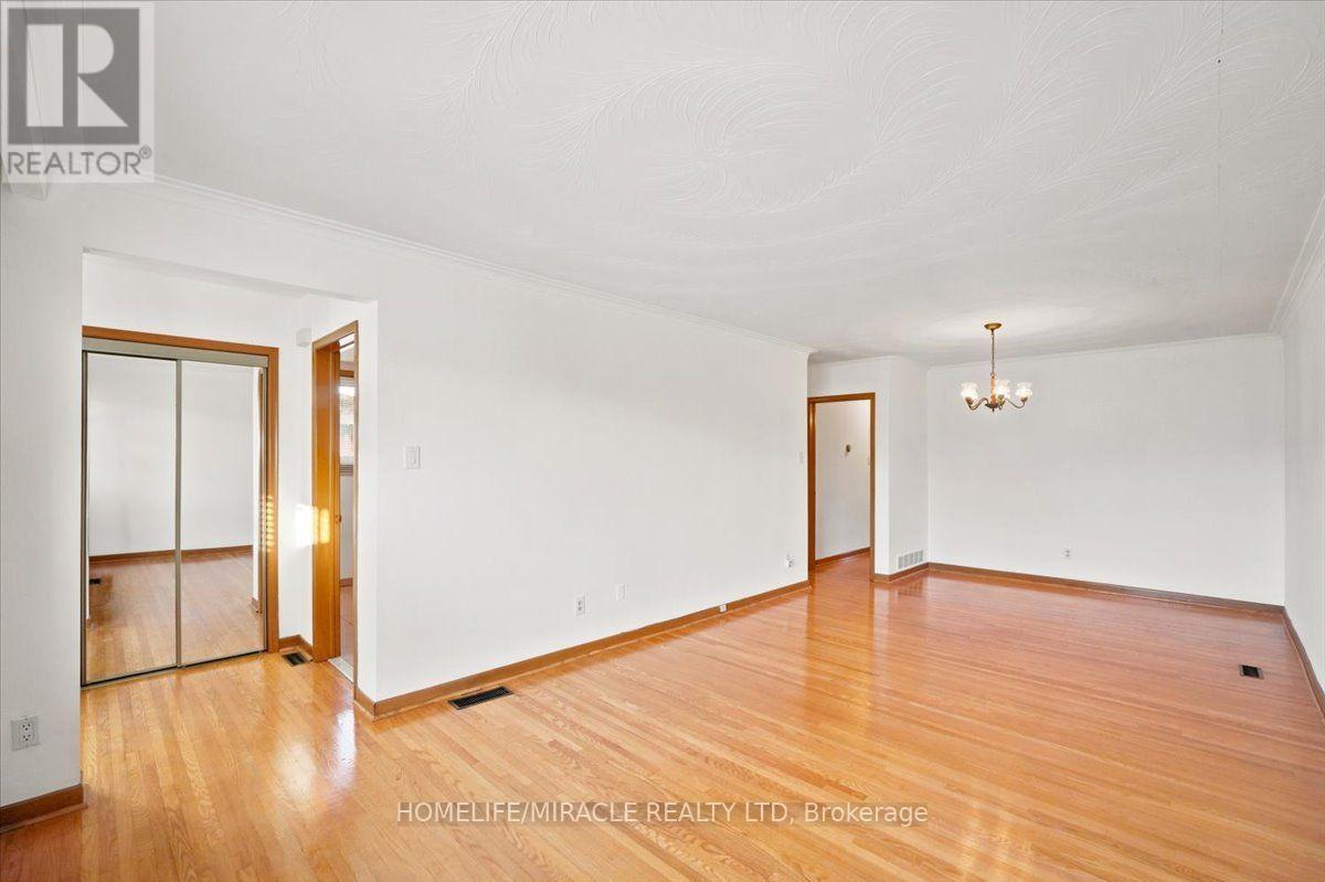 3753 Crabtree Crescent, Mississauga, ON photo 7