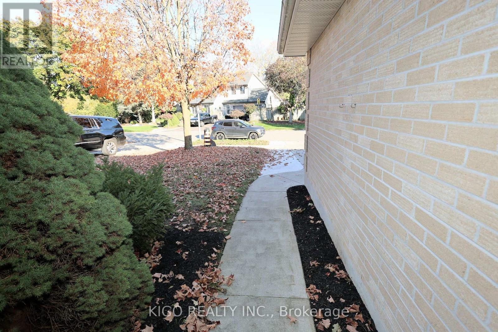 34 Duncan Crescent, London East, ON photo 2