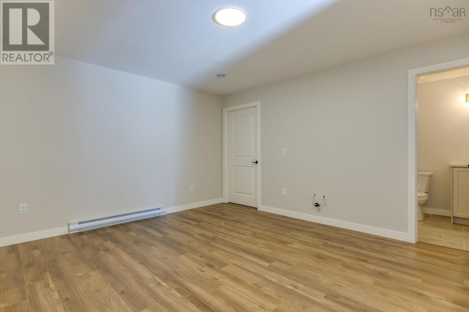 GAR-3 12 Garvey Court, photo 5