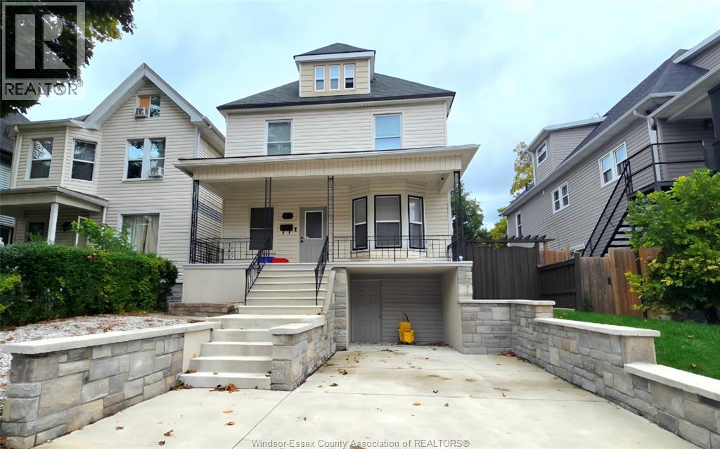816 DOUGALL AVENUE
